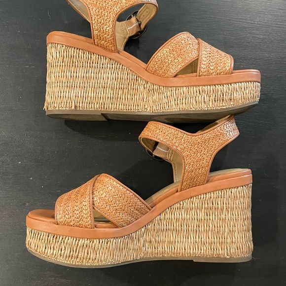 Crown Vintage Kehra Tan Woven Strappy Wedge Sandals - Picture 2 of 9